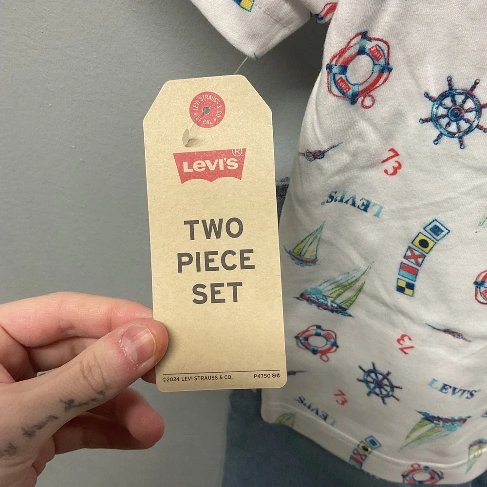 2024 Levi's Kids 2 Piece‎ Set White Nautical Print T-Shirt Denim Overalls 6/7